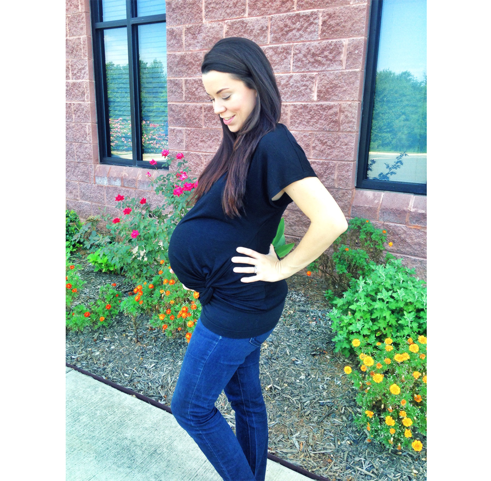 http://www.athomewithnatalie.com/wp-content/uploads/2015/09/36-weeks-bump-update-athomewithnatalie1.png