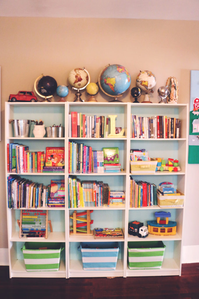 athomewithnatalie-playroom-bookcase
